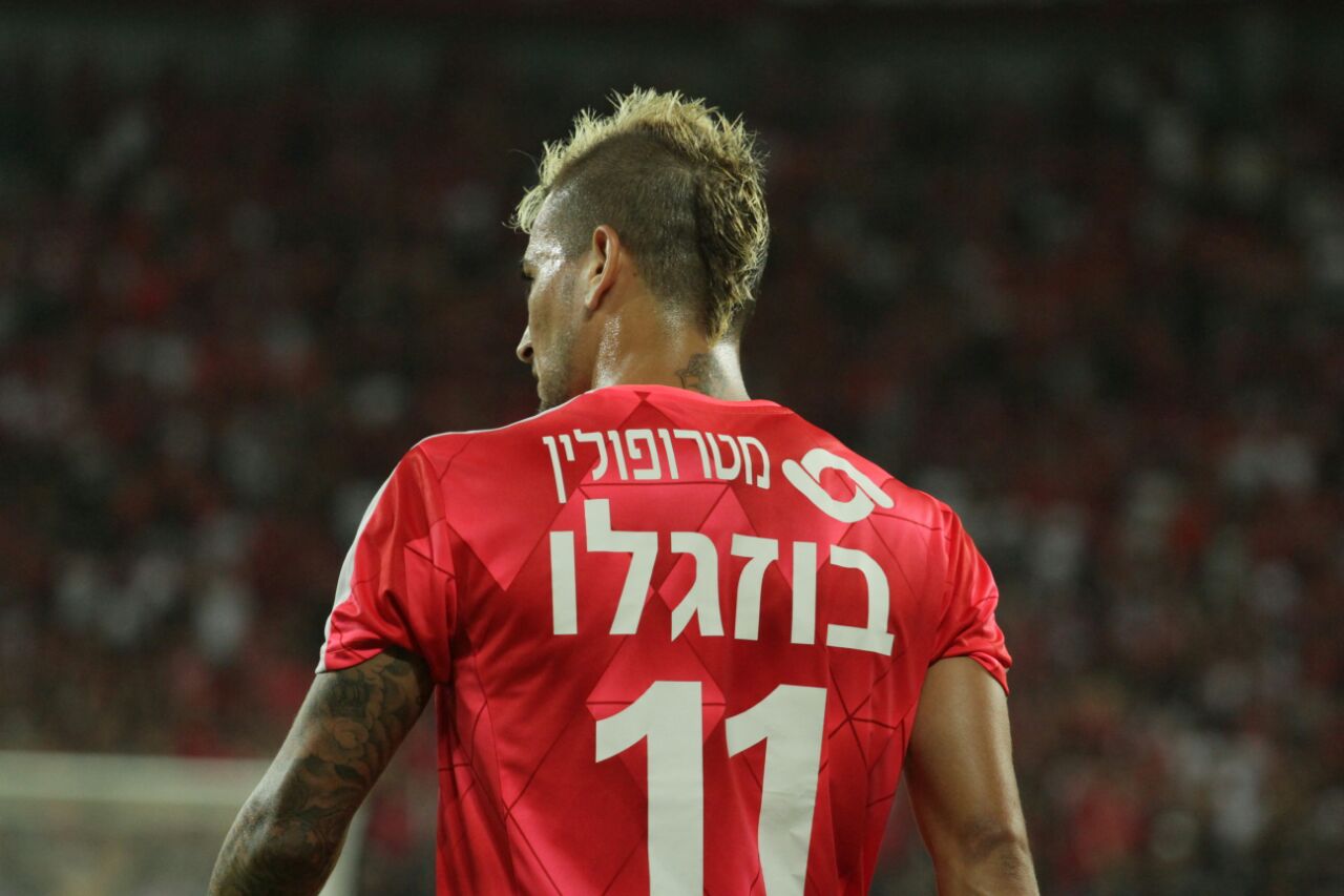 מאור בוזגלו עם תספורת חדשה (צילום: בן בודה)